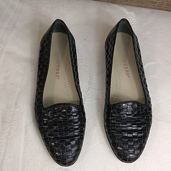Trotters Shoes - Vintage trotters black woven leather flats loafers